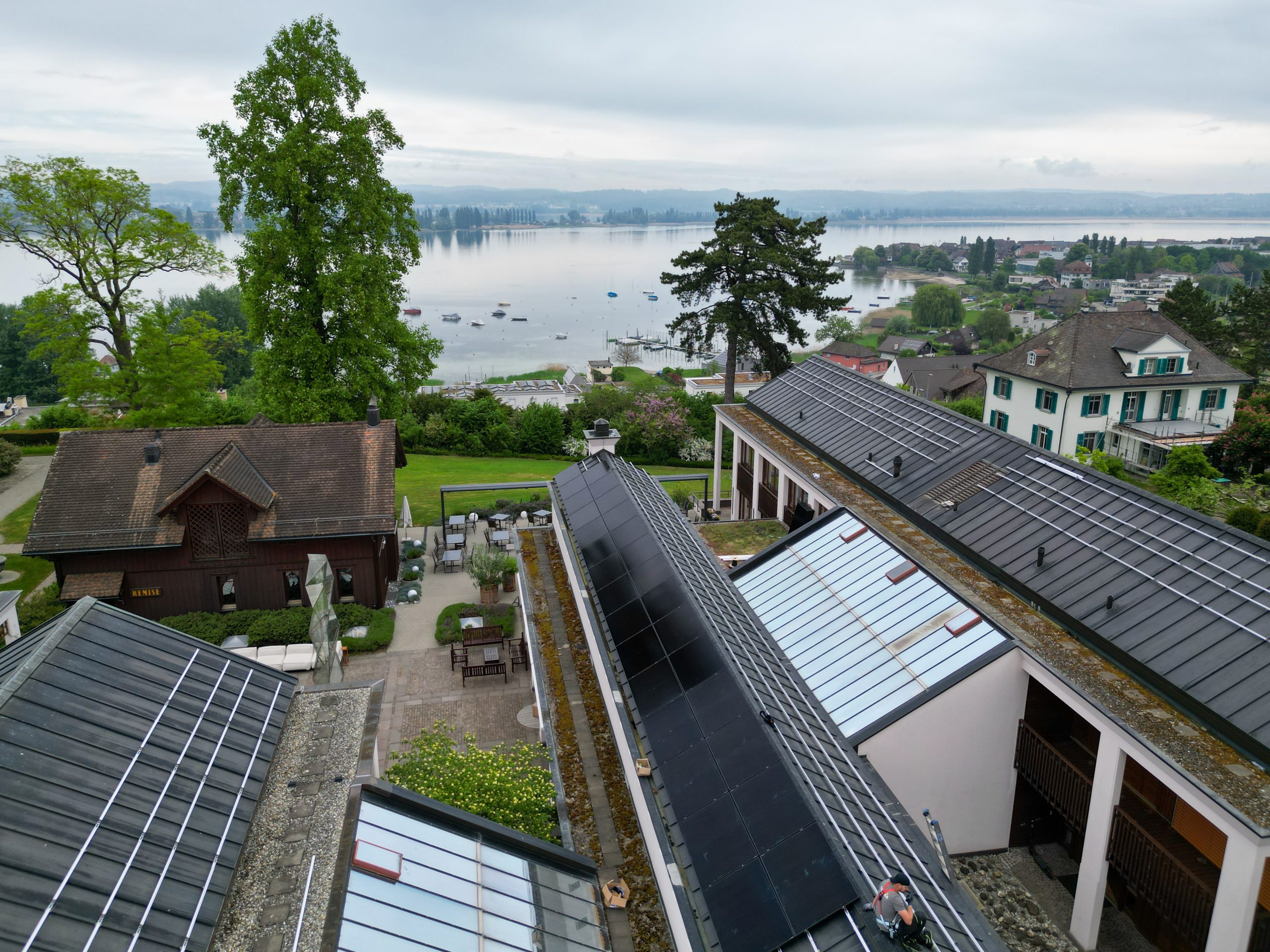 Solardach-Installation auf dem Lilienberg
