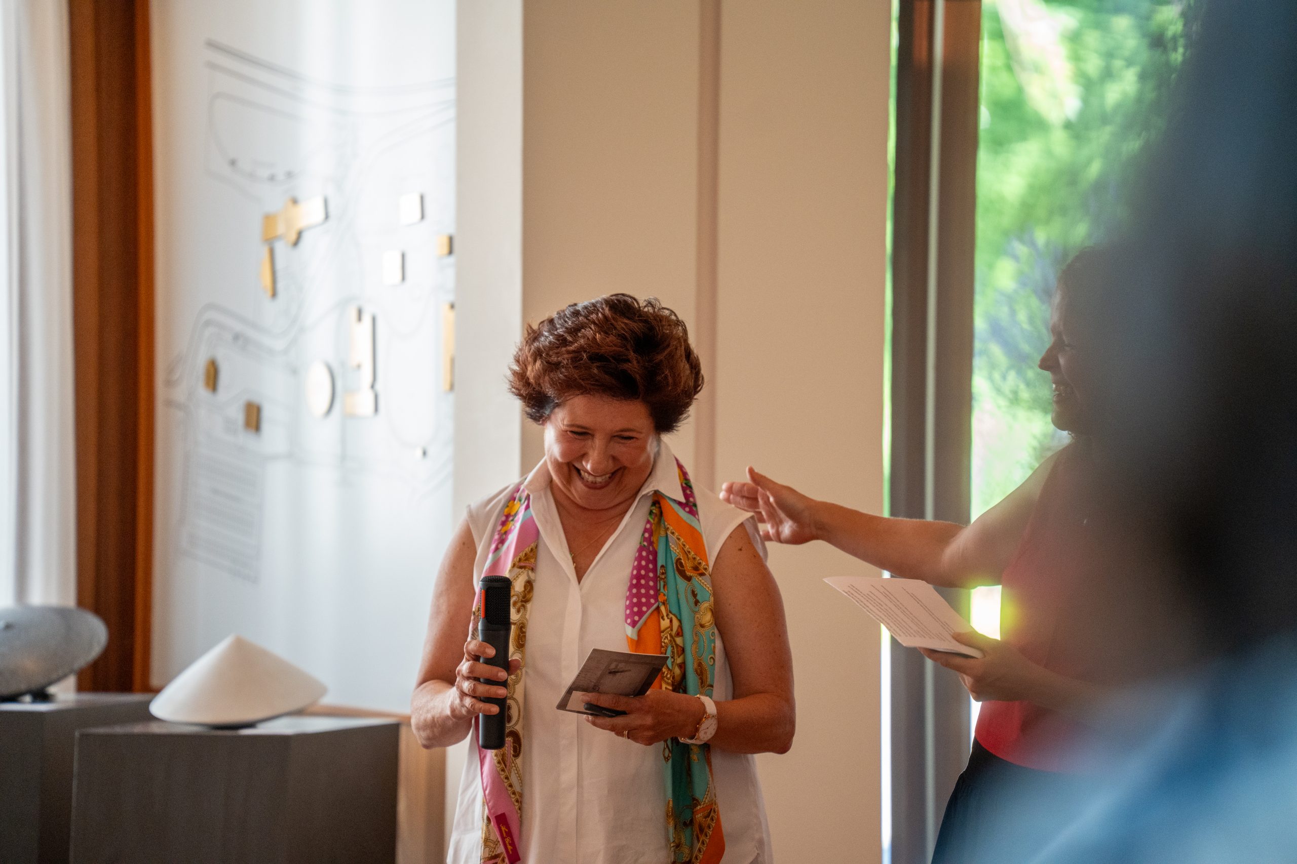 Antoinette Airoldi präsentiert Kunst auf dem Lilienberg