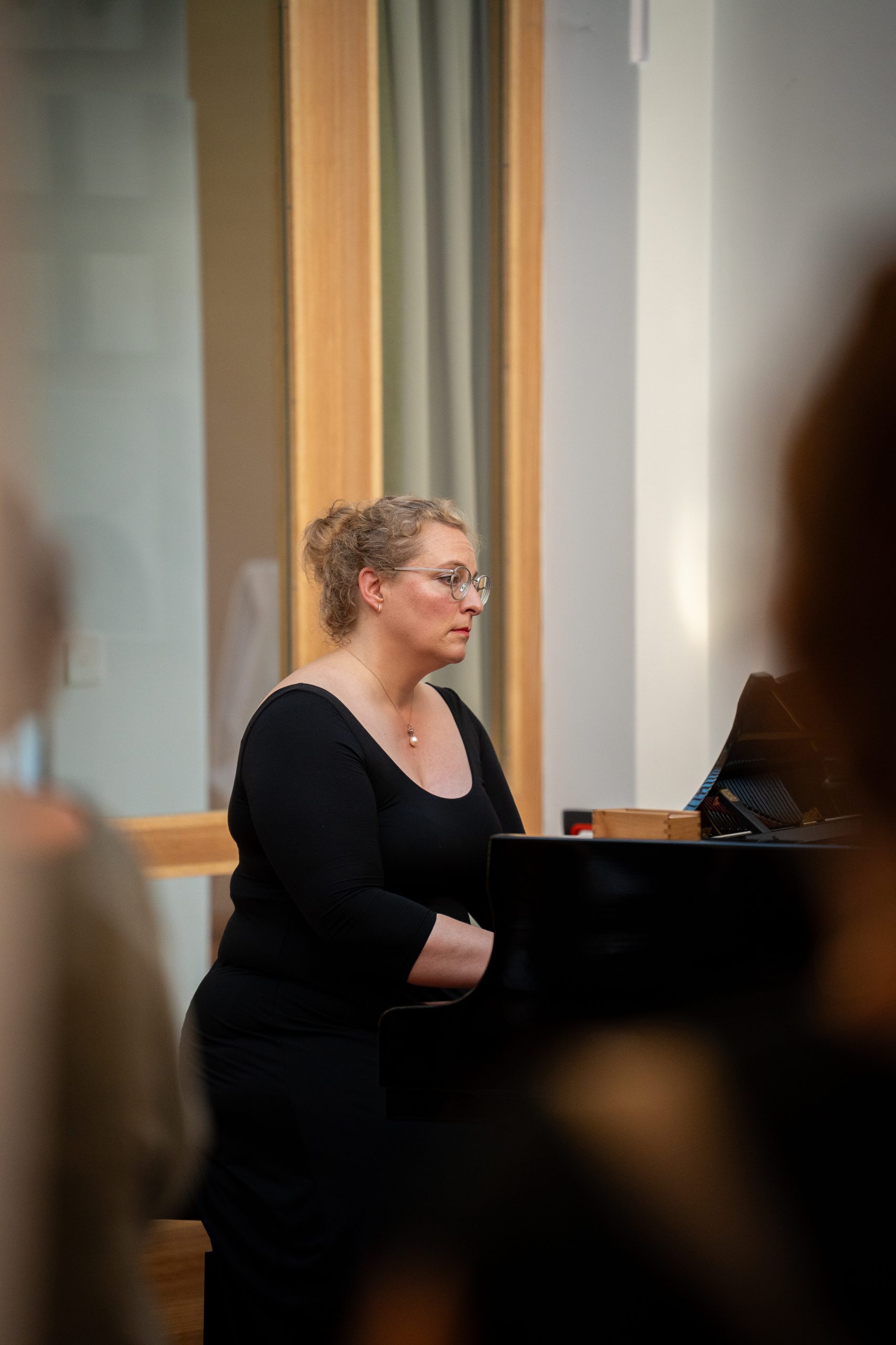 Michaela Elkenhans am Klavier